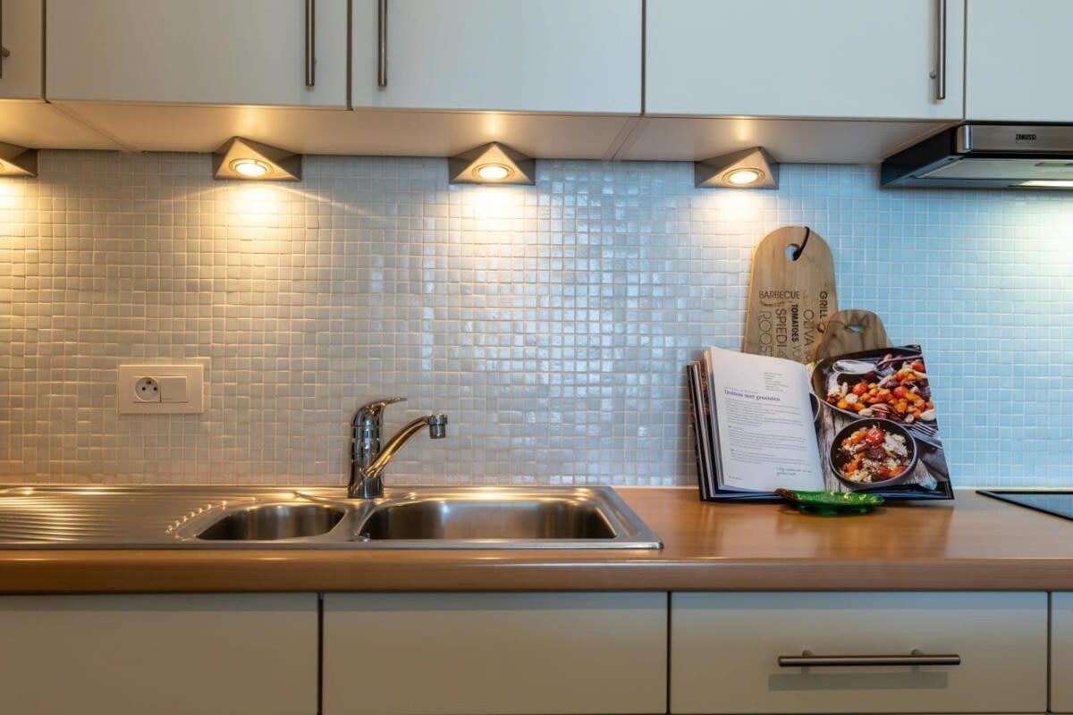 Huswell - Beautiful Spacious Studio With Frontal Sea View 크노케-하이스트 외부 사진